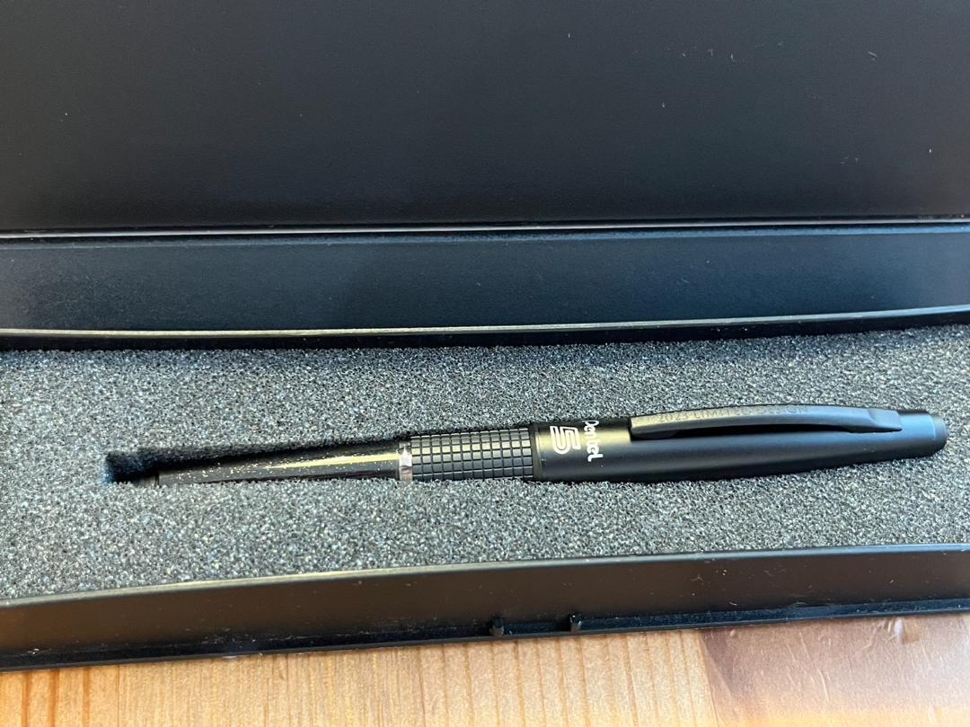 ぺんてる＊ケリー0.5mm＊オールブラック