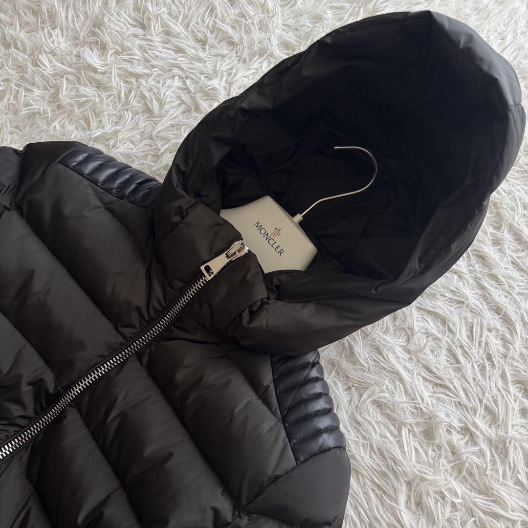 モンクレールダウンOROPHIN MONCLER - モンクレール OROPHINラムレザー切替 00 ブラック