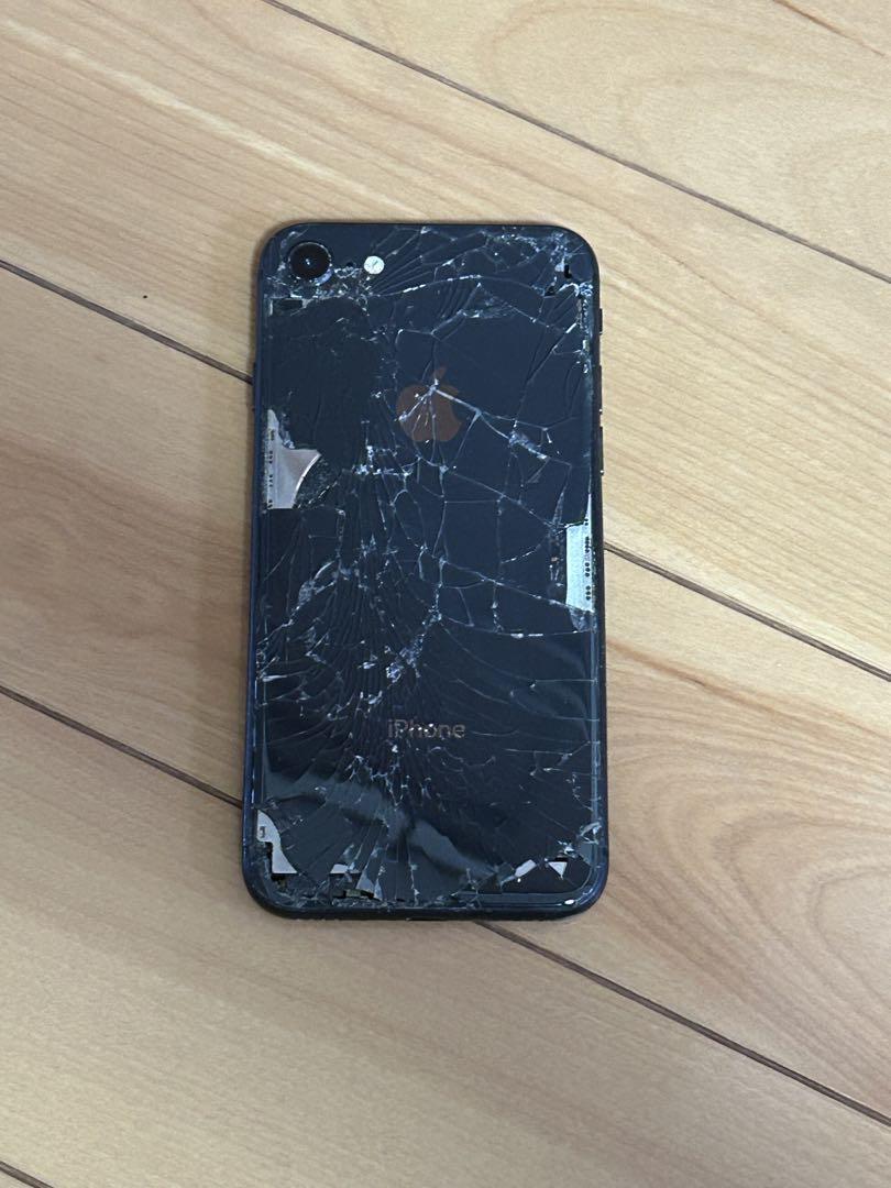 iPhone 本体 背面ひび割れ