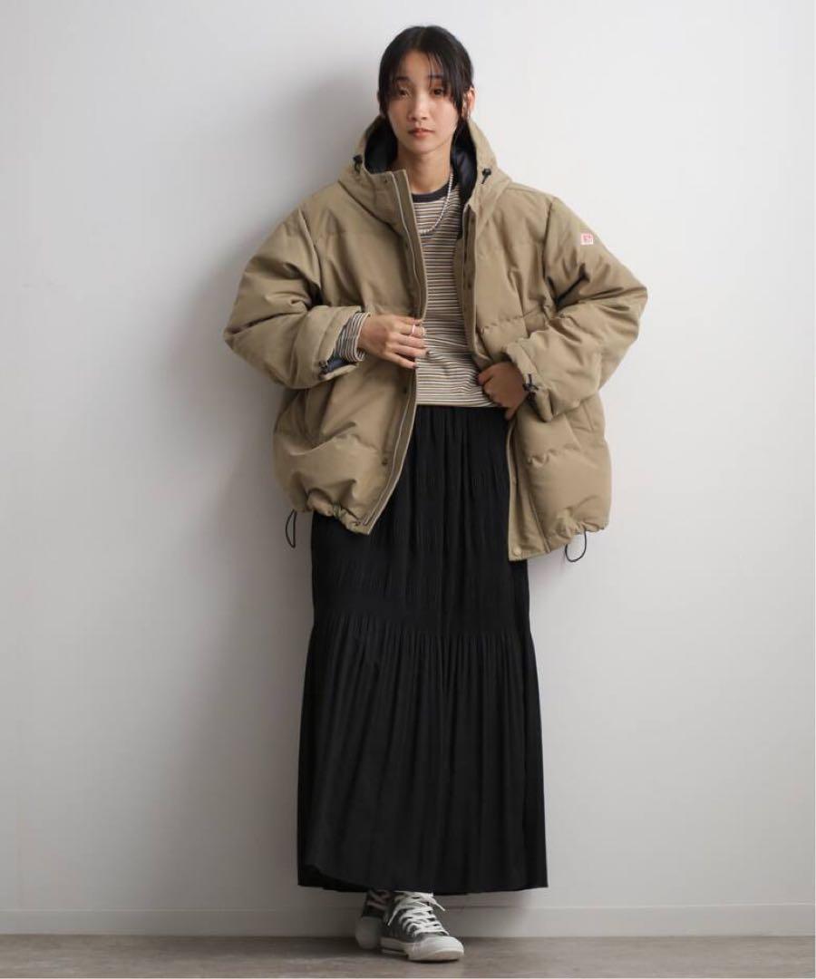 新色　BIG SILHOUETTE HOODED DOWN JACKET