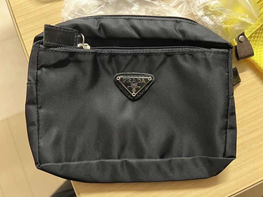 PRADA ブラックナイロンポーチ - メルカリ