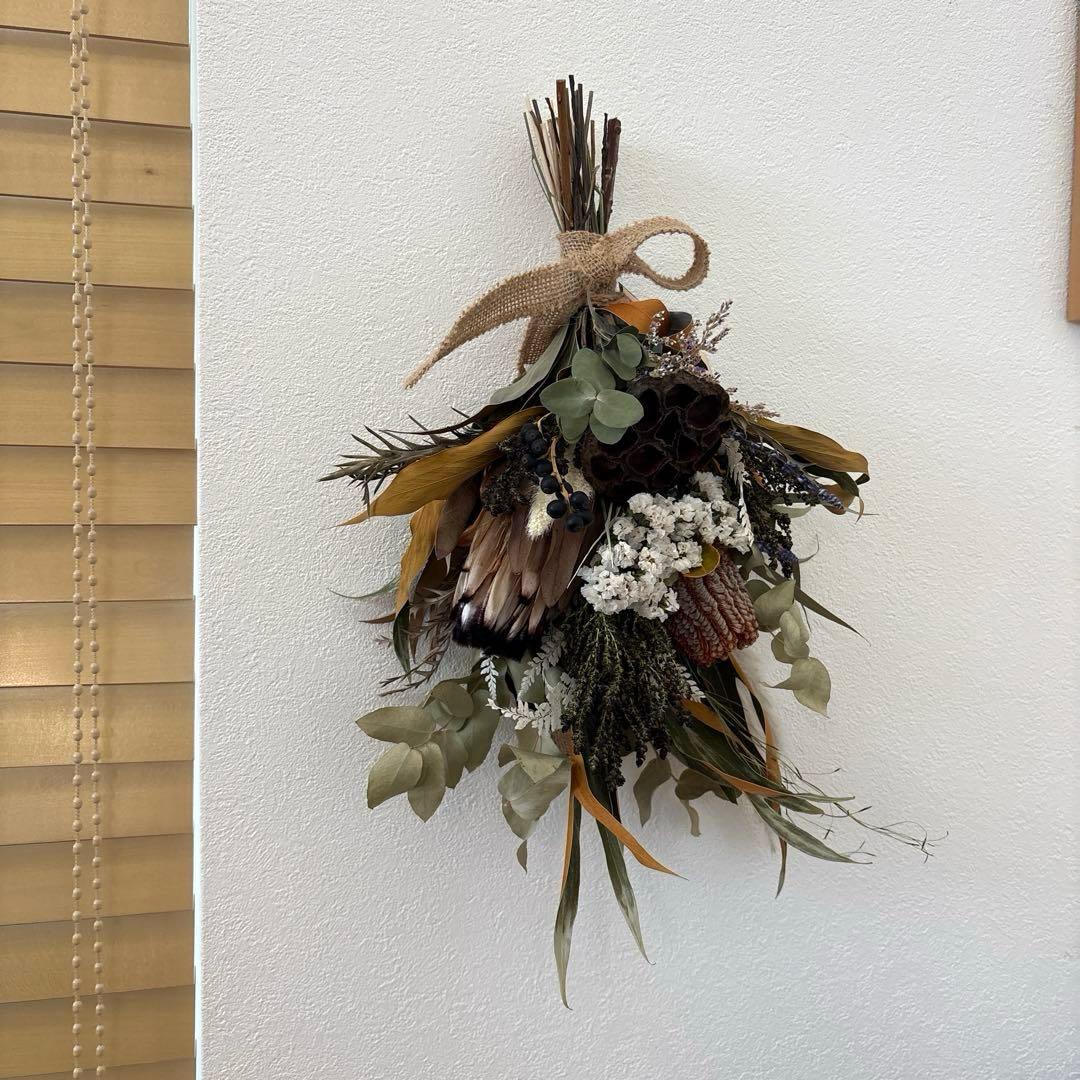 大人可愛いドライフラワースワッグ＊プロテア×ハスノミ×ユーカリ