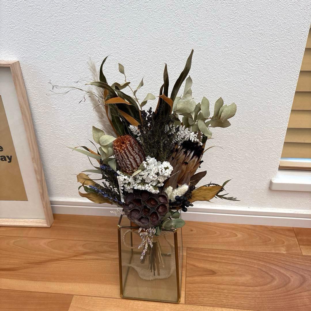 大人可愛いドライフラワースワッグ＊プロテア×ハスノミ×ユーカリ