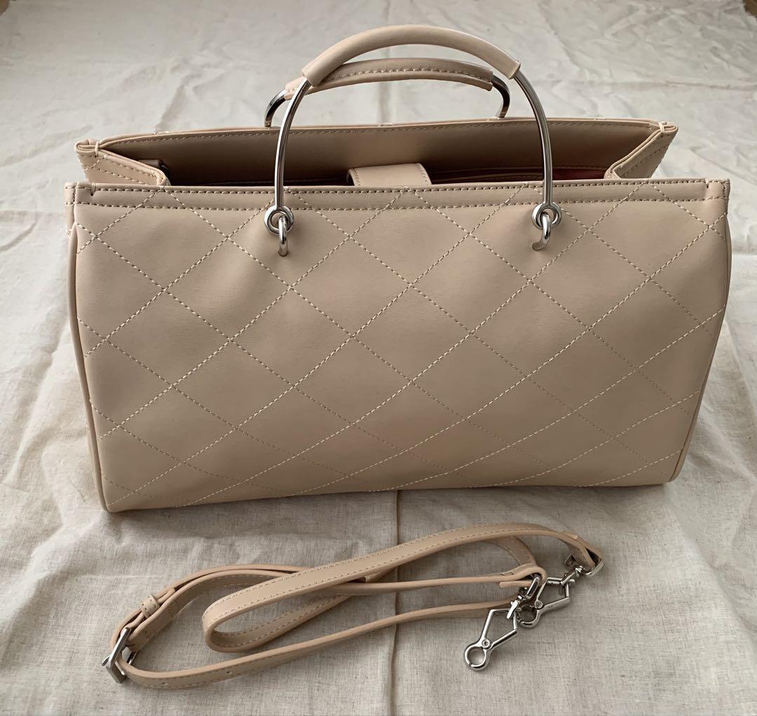 CHARLES & KEITH　ハンドバッグ　ボストンバッグ　未使用品