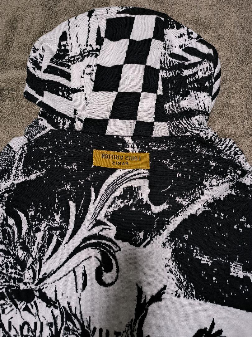 パリへのオマージュ Louis Vuitton ジャカードプルオーバー LOUIS VUITTON パリコラージュジャカード プルオーバーパーカー