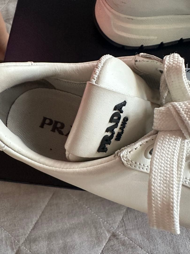 PRADA スニーカー