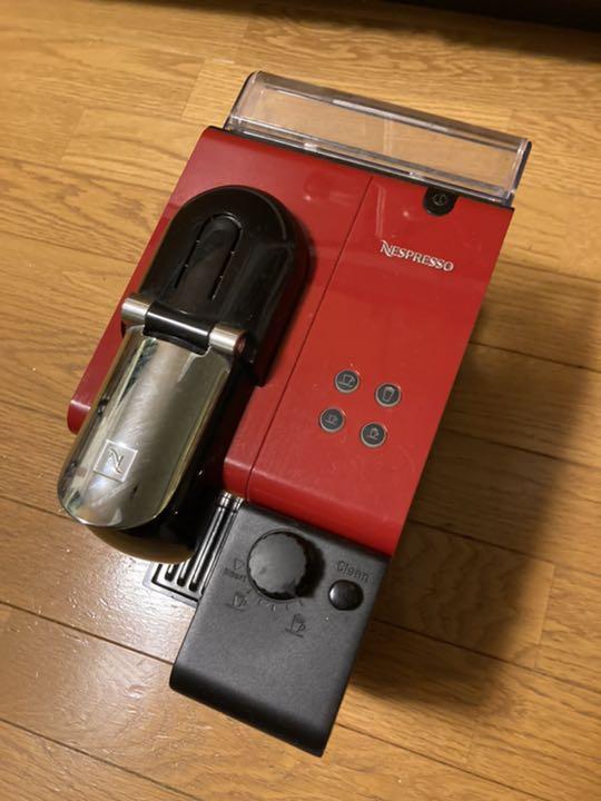 ネスプレッソ　コーヒーメーカー　カプセル　レッド