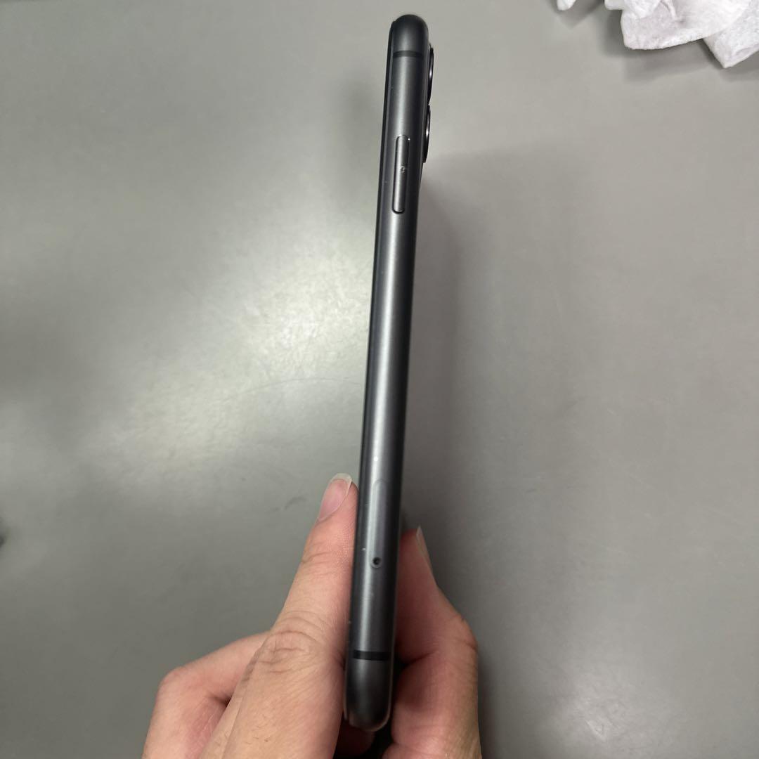iPhone 11 ブラック 64 GB SIMフリー