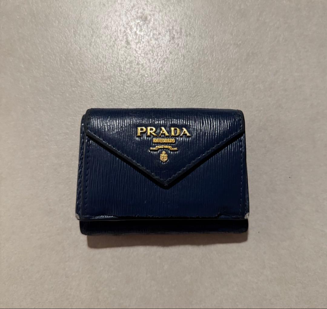 PRADA ネイビー 三つ折り財布　ヴィッテロムーブ小物