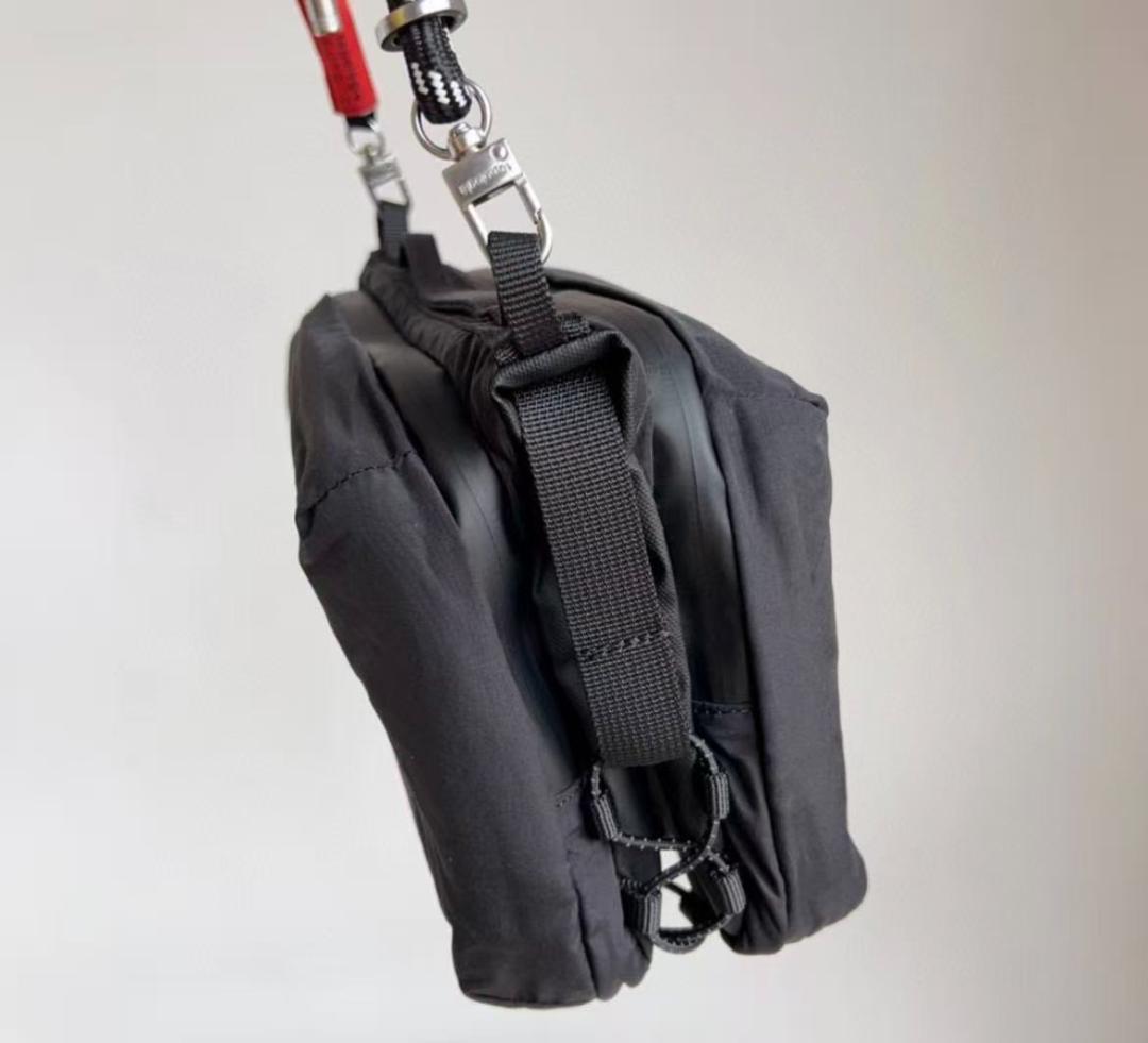 ショルダーバッグ topologie ブラック｜トポロジー Large