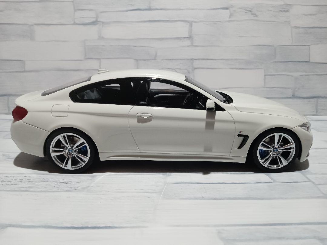 1/18 BMW M435i ホワイト　ミニカー　4シリーズ