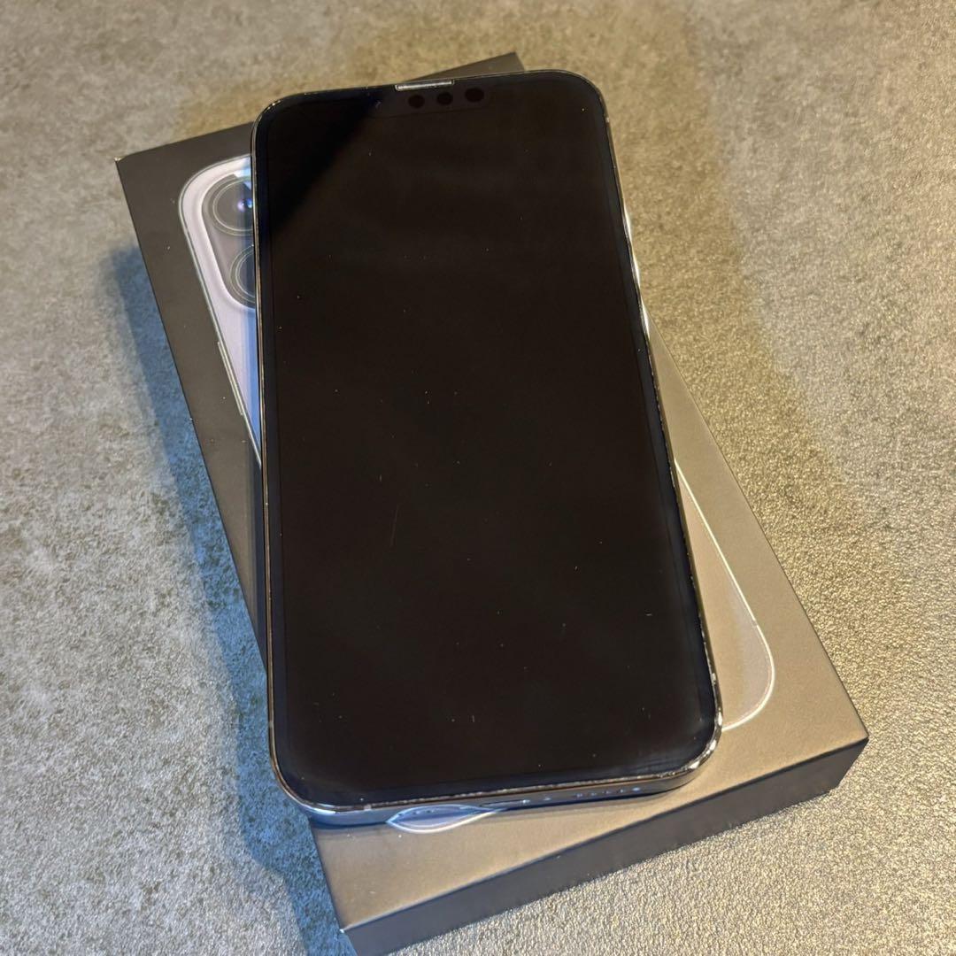 【美品】iPhone13pro 256GB グラファイト SIMフリー