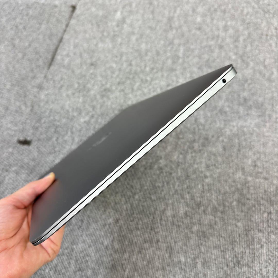 MacBookAir M1 13インチ / 256GB / 8GBスペースグレイ
