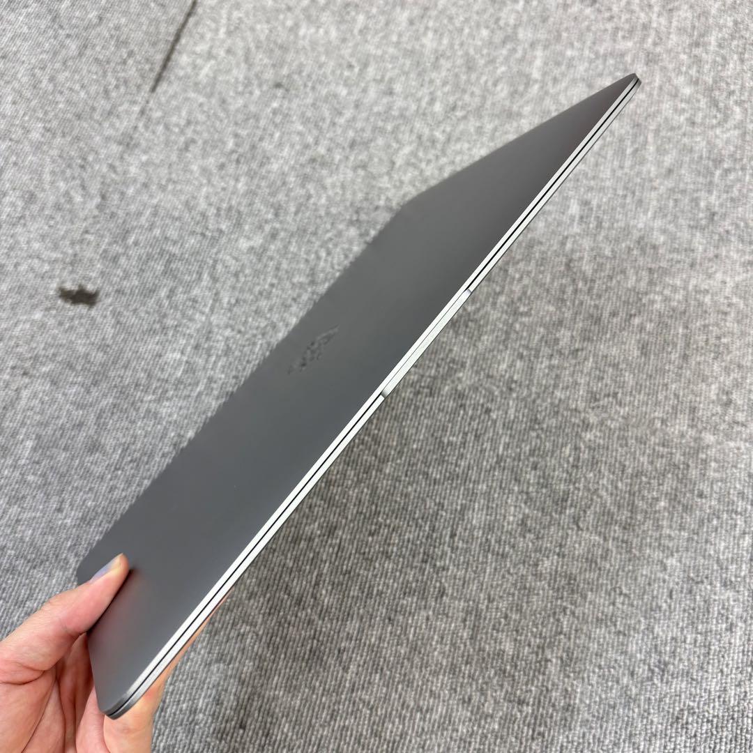 MacBookAir M1 13インチ / 256GB / 8GBスペースグレイ