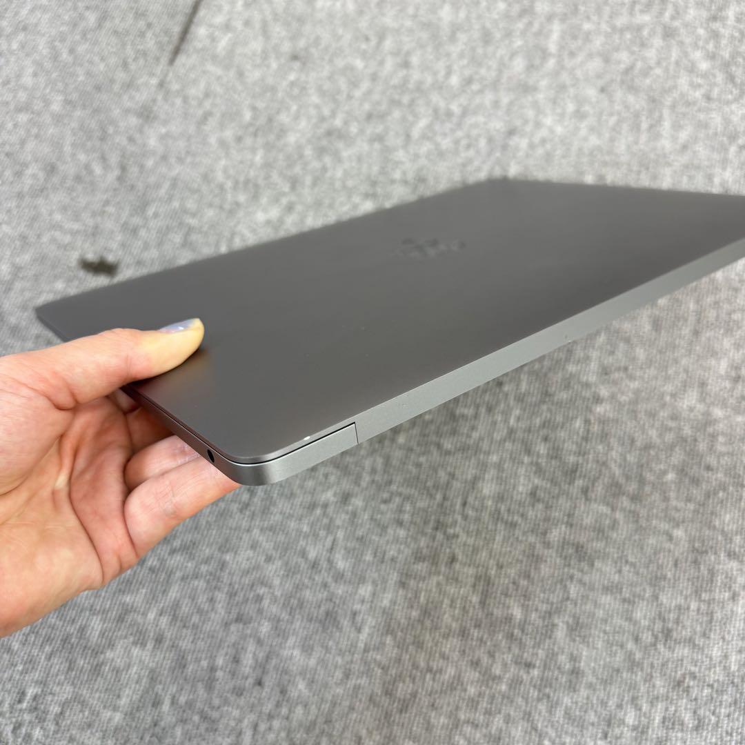 MacBookAir M1 13インチ / 256GB / 8GBスペースグレイ