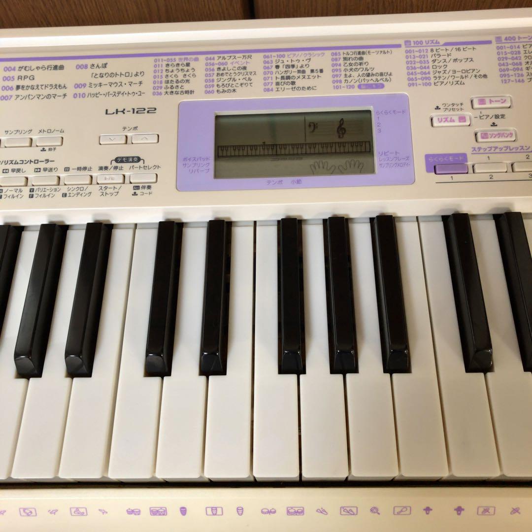 カシオ　キーボード　ピアノ　光ナビゲーション　LK-122　スタンド付き
