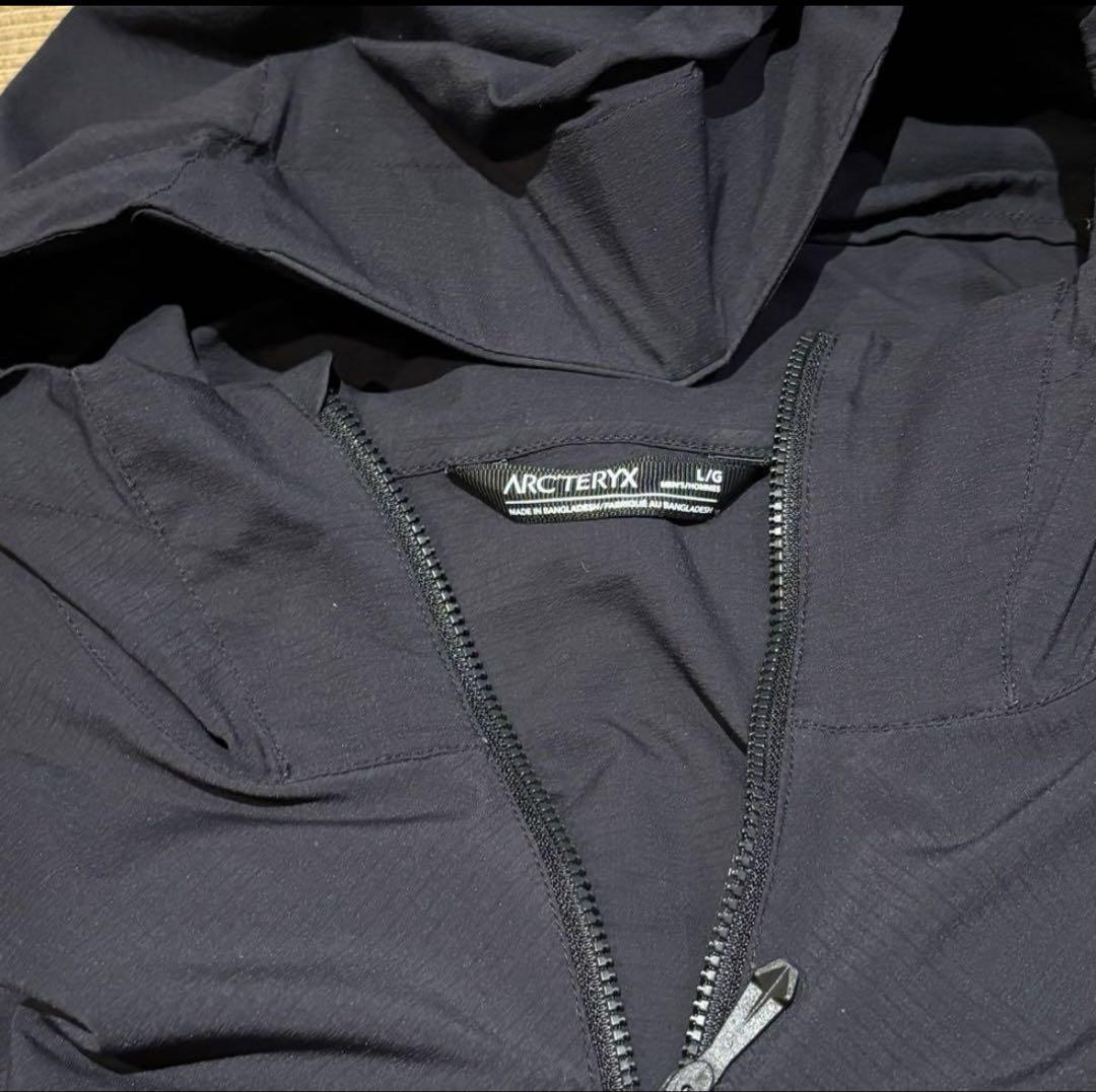 ARC'TERYX フード付きジャケット 黒 - メルカリ