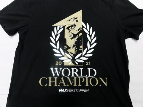 正規品SALE レッドブル ホンダ フェルスタッペン ワールドチャンピオン記念Tシャツ M xaL6b-m57032886863 高品質即納