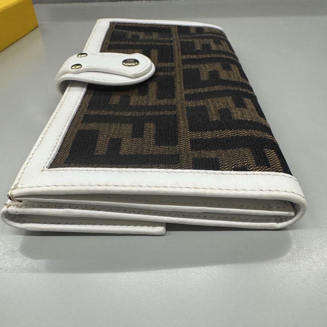 FENDI フェンディ ズッカ柄 二つ折り 長財布