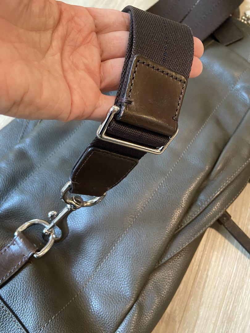【美品】コーチ　メンズ　オリーブグリーン ボディーバック　レザー　COACH