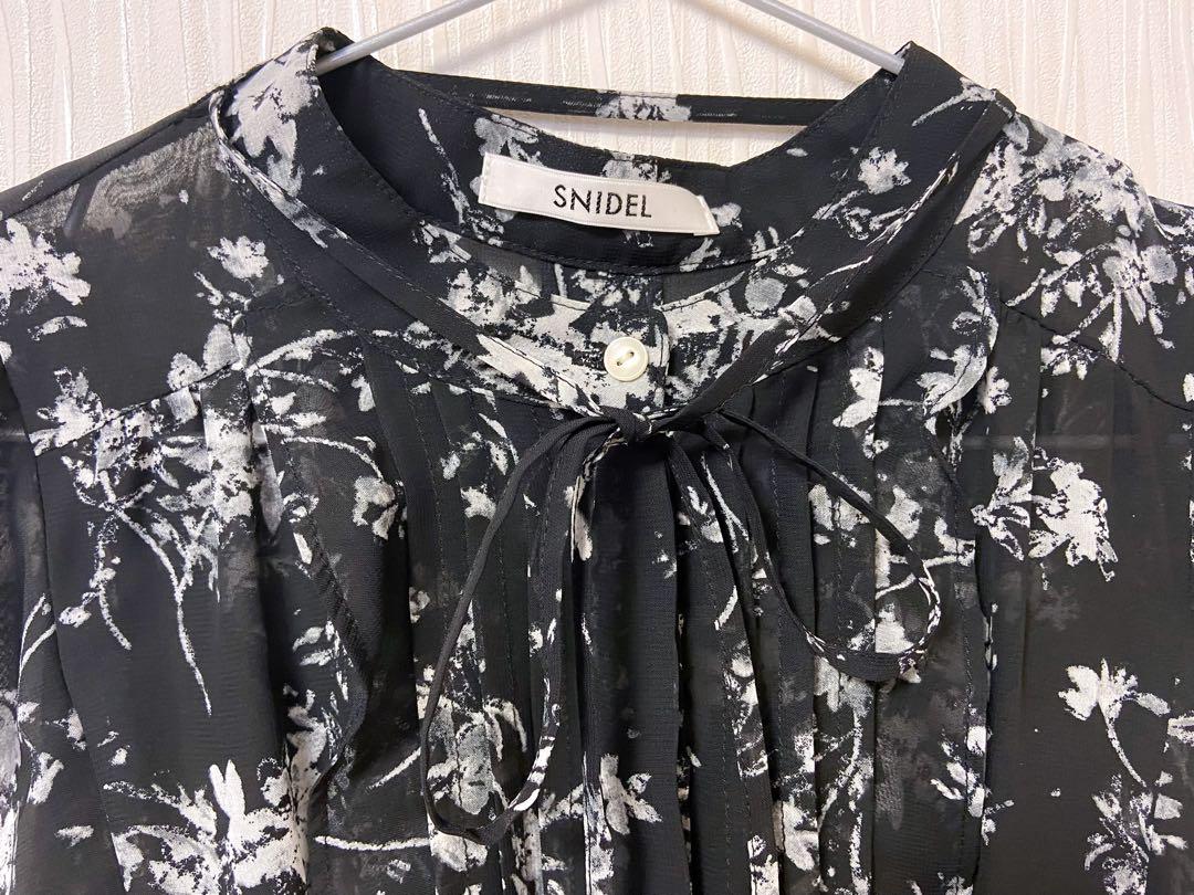 SNIDEL 黒花柄ノースリーブワンピース サイズは0