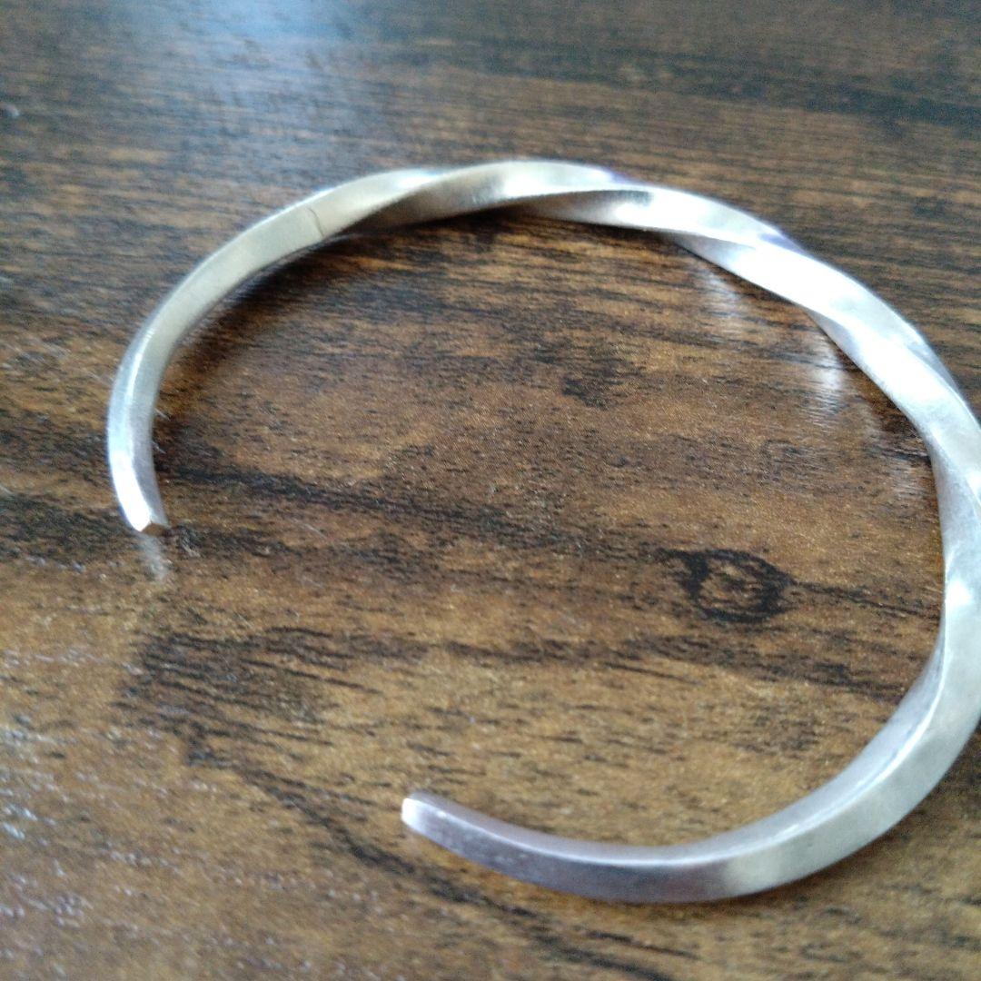 カレンシルバー　バングル　ツイストデザイン　海外輸入品　高純度