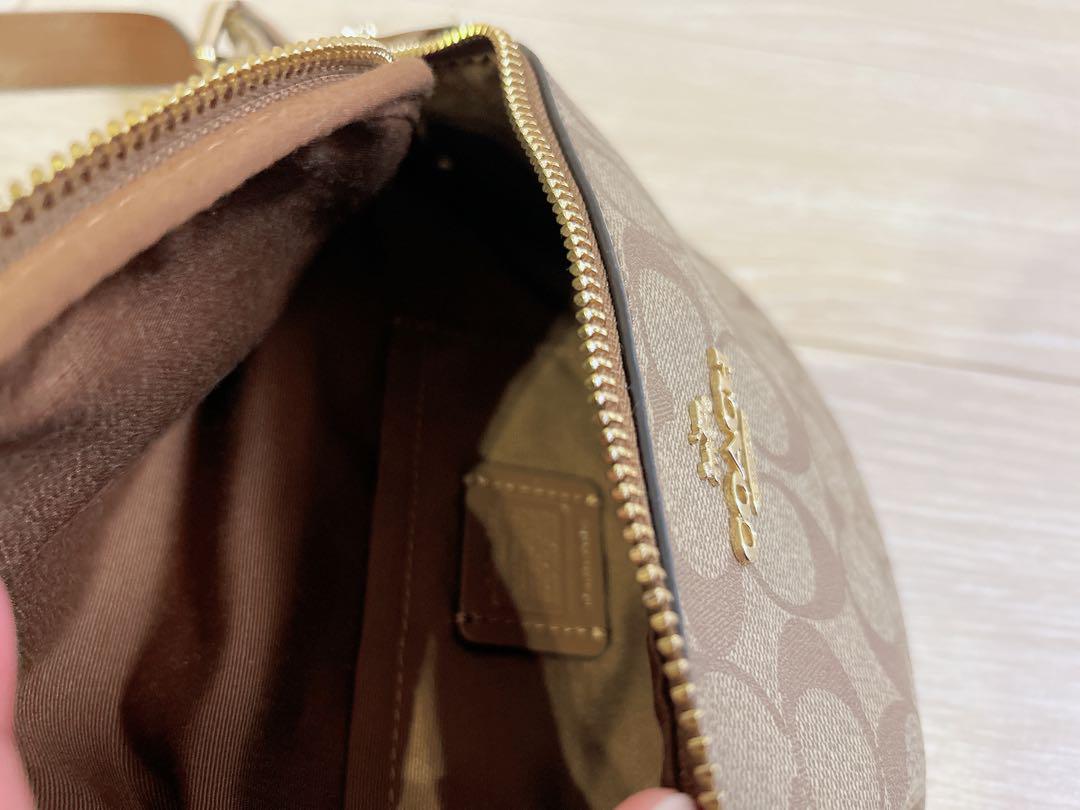 美品COACH ボディバッグ