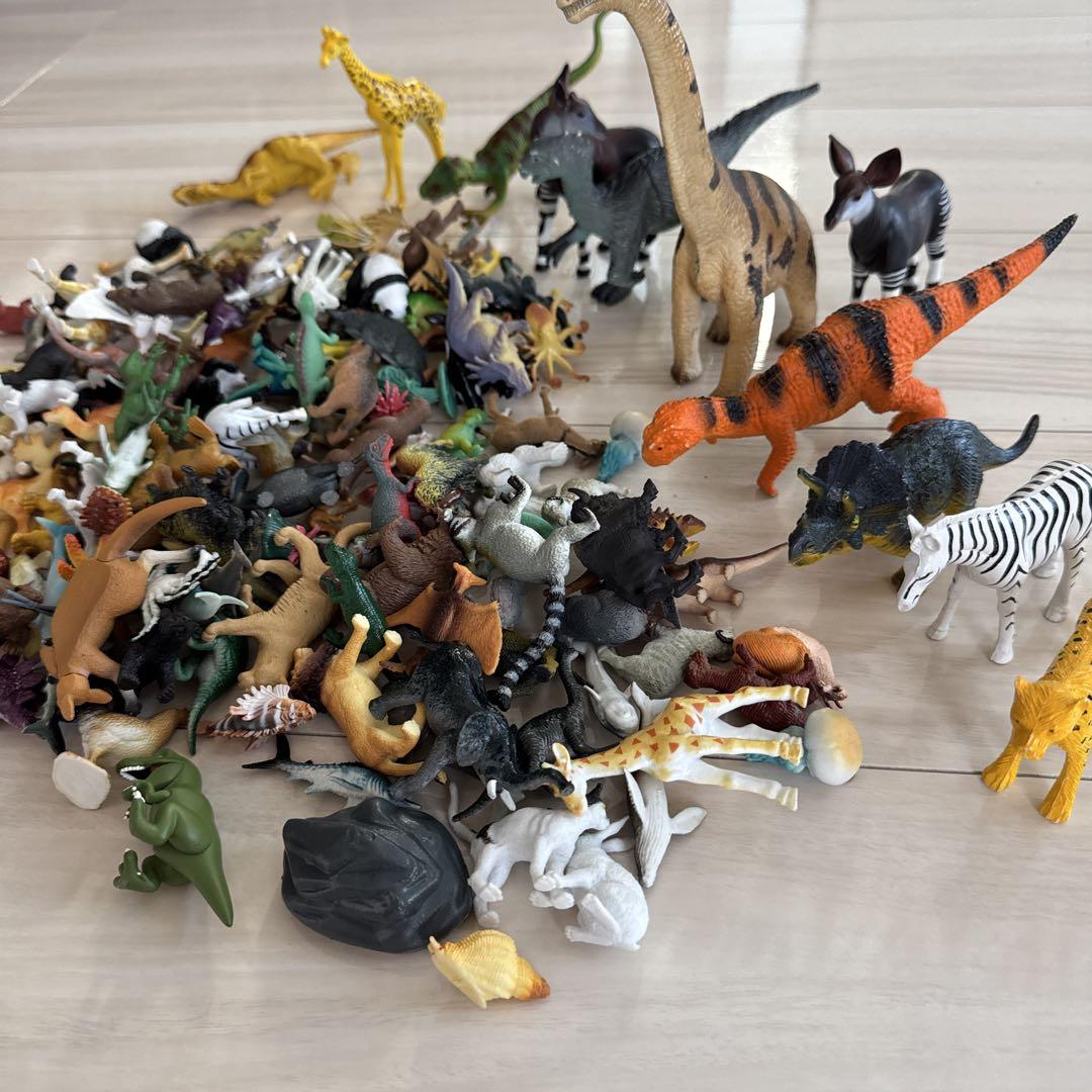 動物フィギュアセット 恐竜とリアルな動物 動物・恐竜フィギュアセット 約100体 - メルカリ