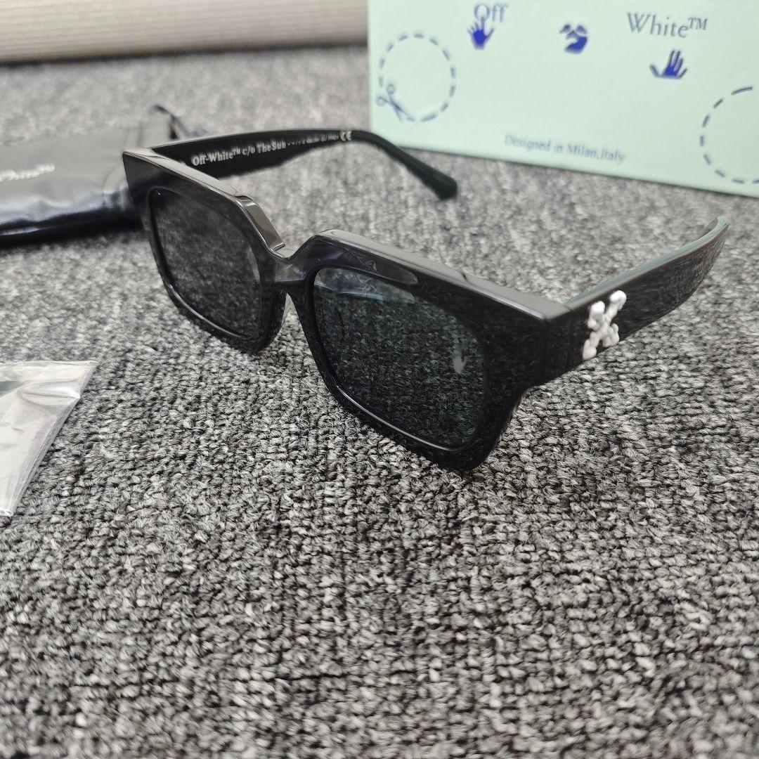 Off-White　サングラス　ブラック