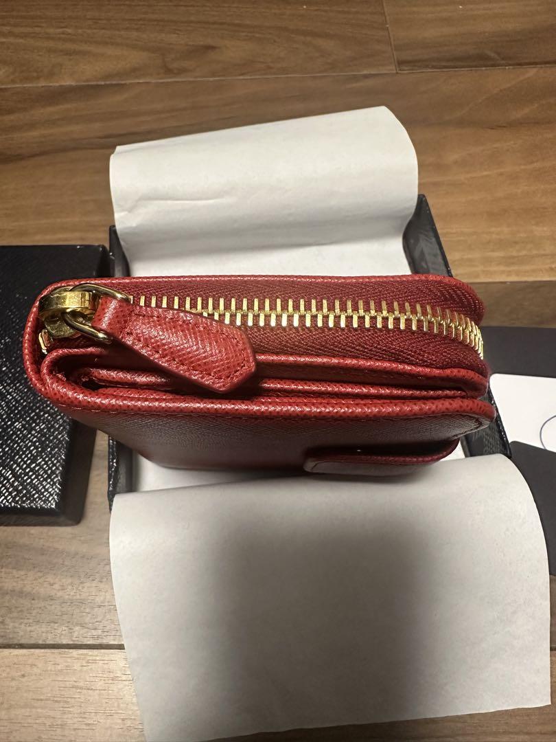 PRADA 二つ折り財布 赤 サフィアーノレザー