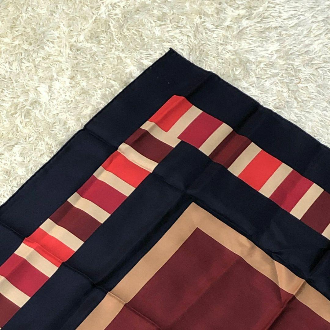 極美品】イヴサンローラン 幾何学柄 シルク 大判スカーフ