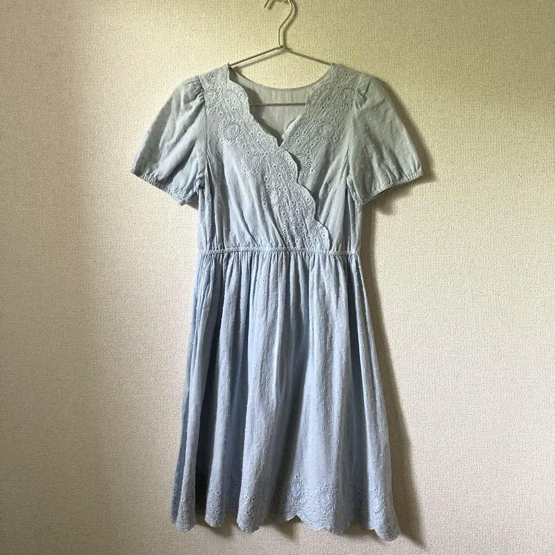 アナトリエ　刺繍ワンピース　水色