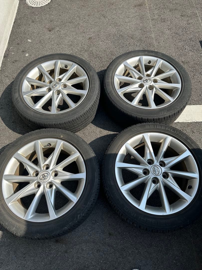 トヨタ プリウスα 純正ホイール
