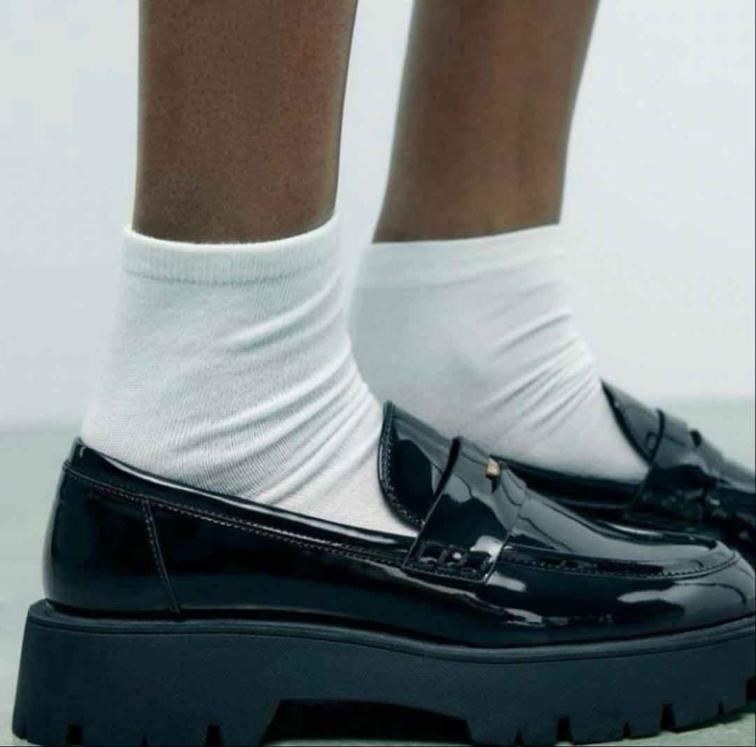 ZARA ブラック エナメル ローファー　コインローファー38