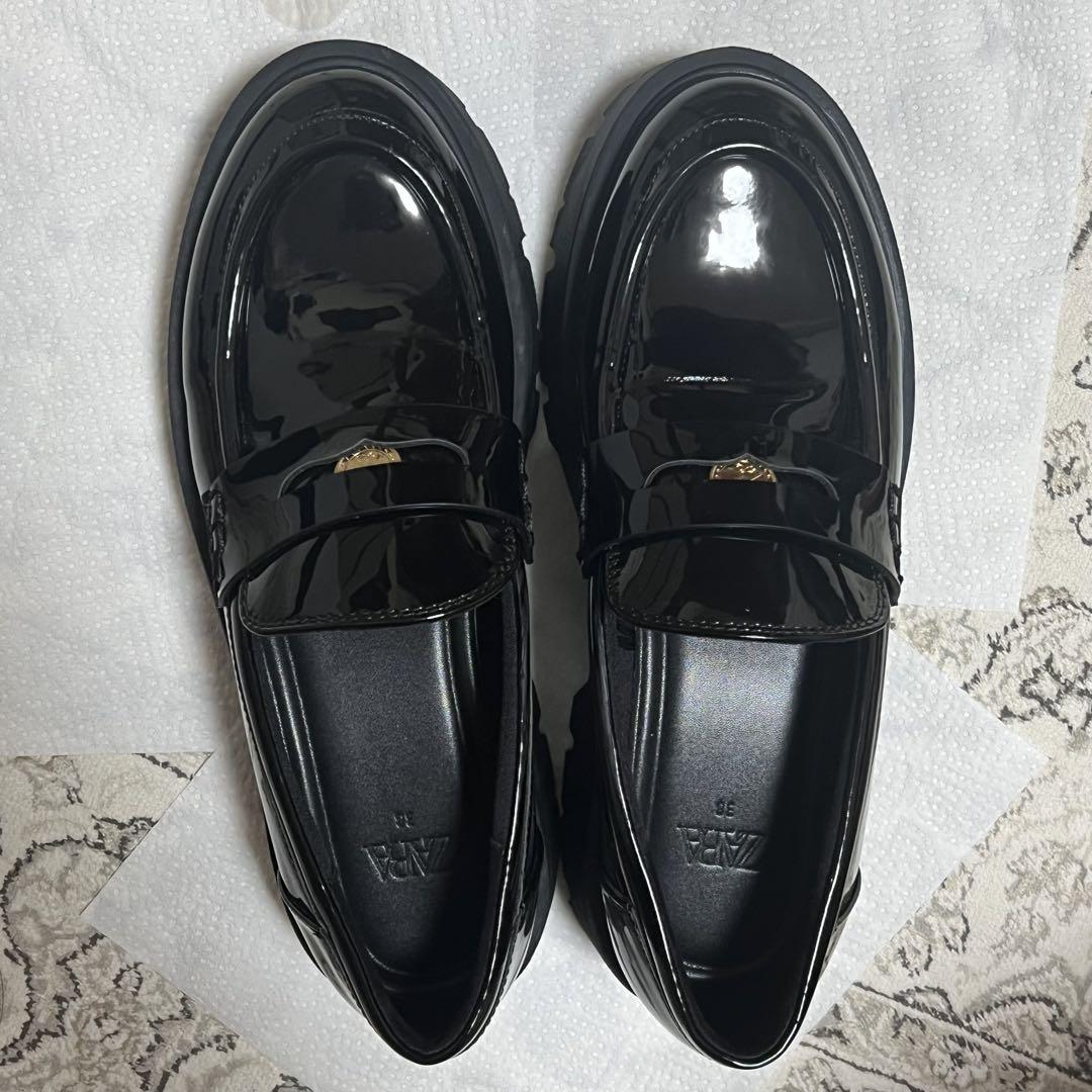 ZARA ブラック エナメル ローファー　コインローファー38