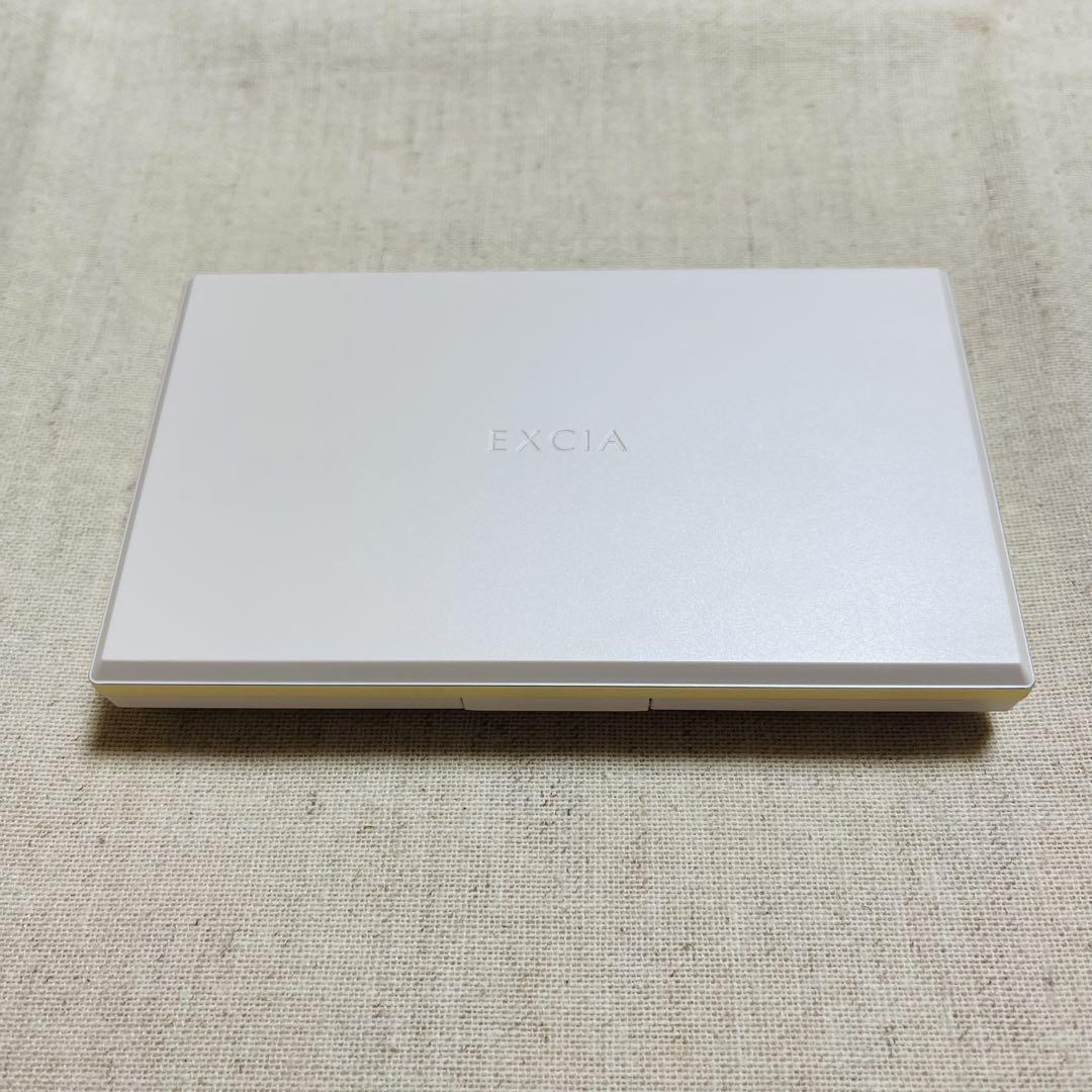 アルビオン エクシア ブライトエマルジョン ファンデーション NA200