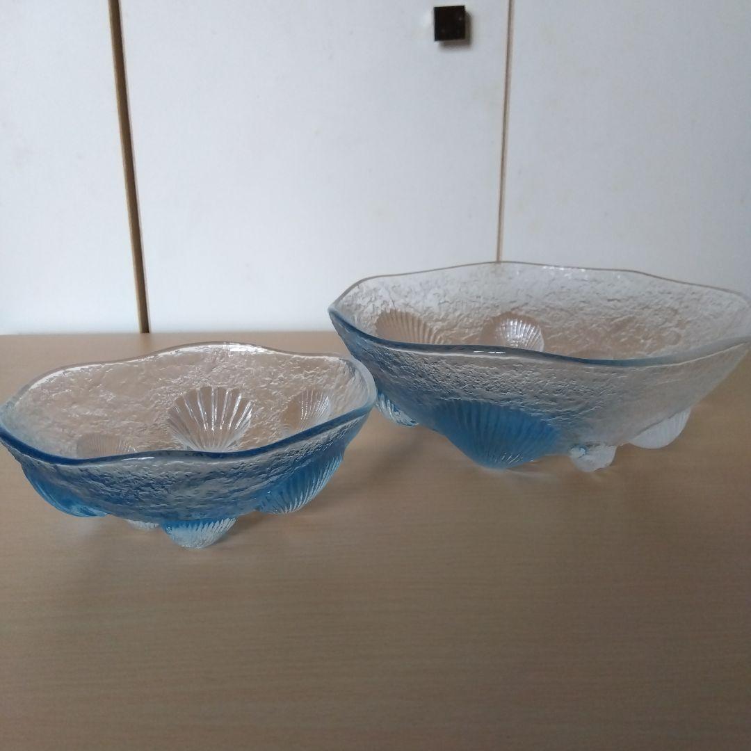 ガラス皿２枚(大・小)