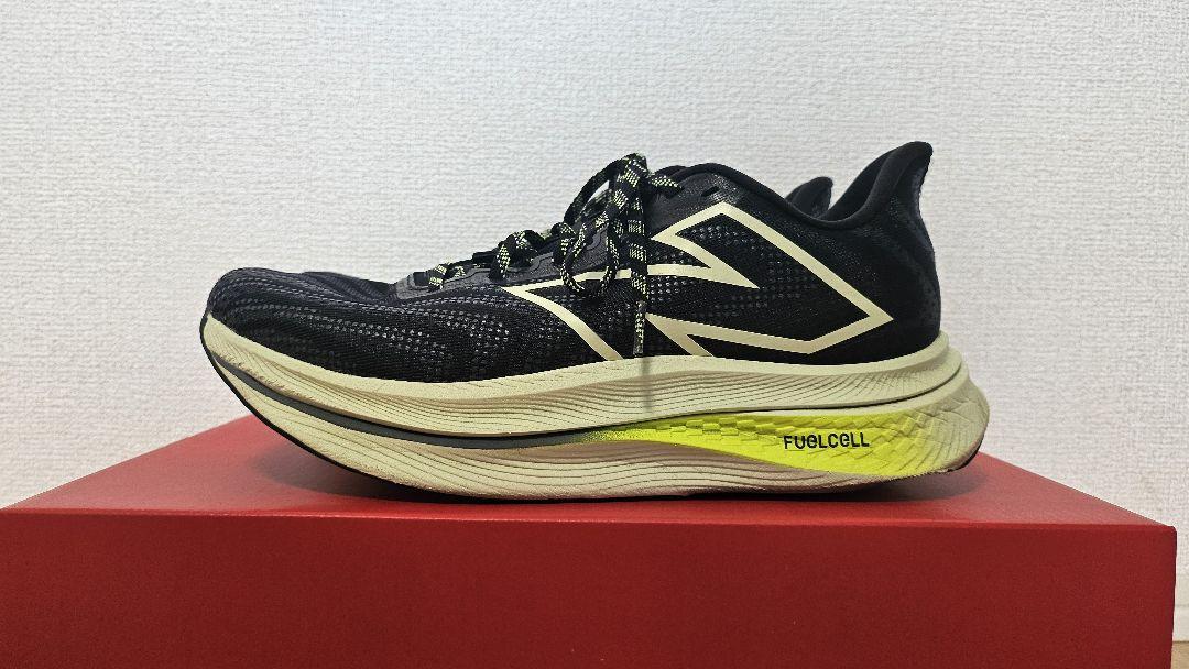 ニューバランスFuelCell SuperCompTrainer v2