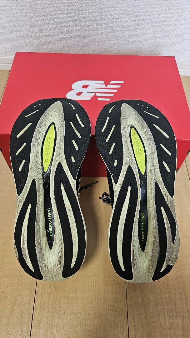 ニューバランスFuelCell SuperCompTrainer v2