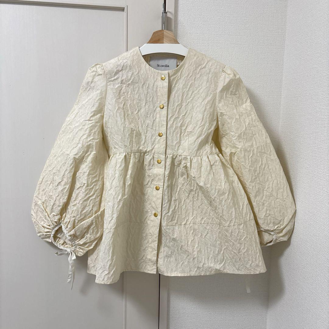 【新品未使用】St.cecilia ガーリッシュピーナッツブラウス ボリューム