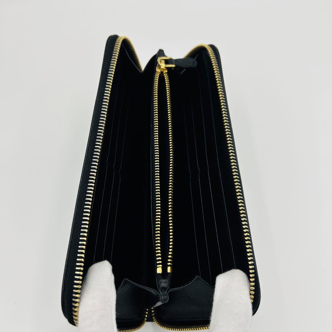 PRADA 長財布　ラウンドジップ　サフィアーノレザー　黒