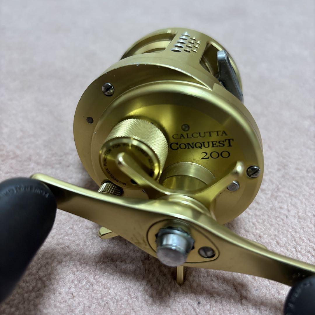 SHIMANO CALCUTTA CONQUEST リール
