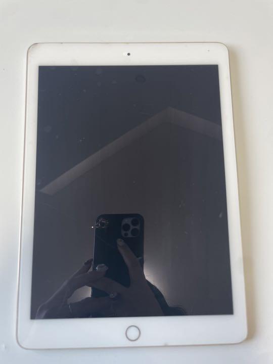 完動品】iPad 第9世代 256GB SIMフリー【すぐ発送】 タブレット