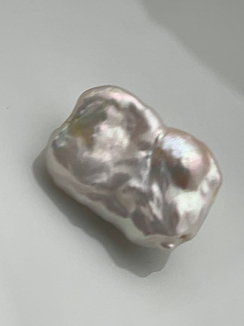 F 76淡水パール　特大　バロック　虹色　ホワイト　まんぼう？