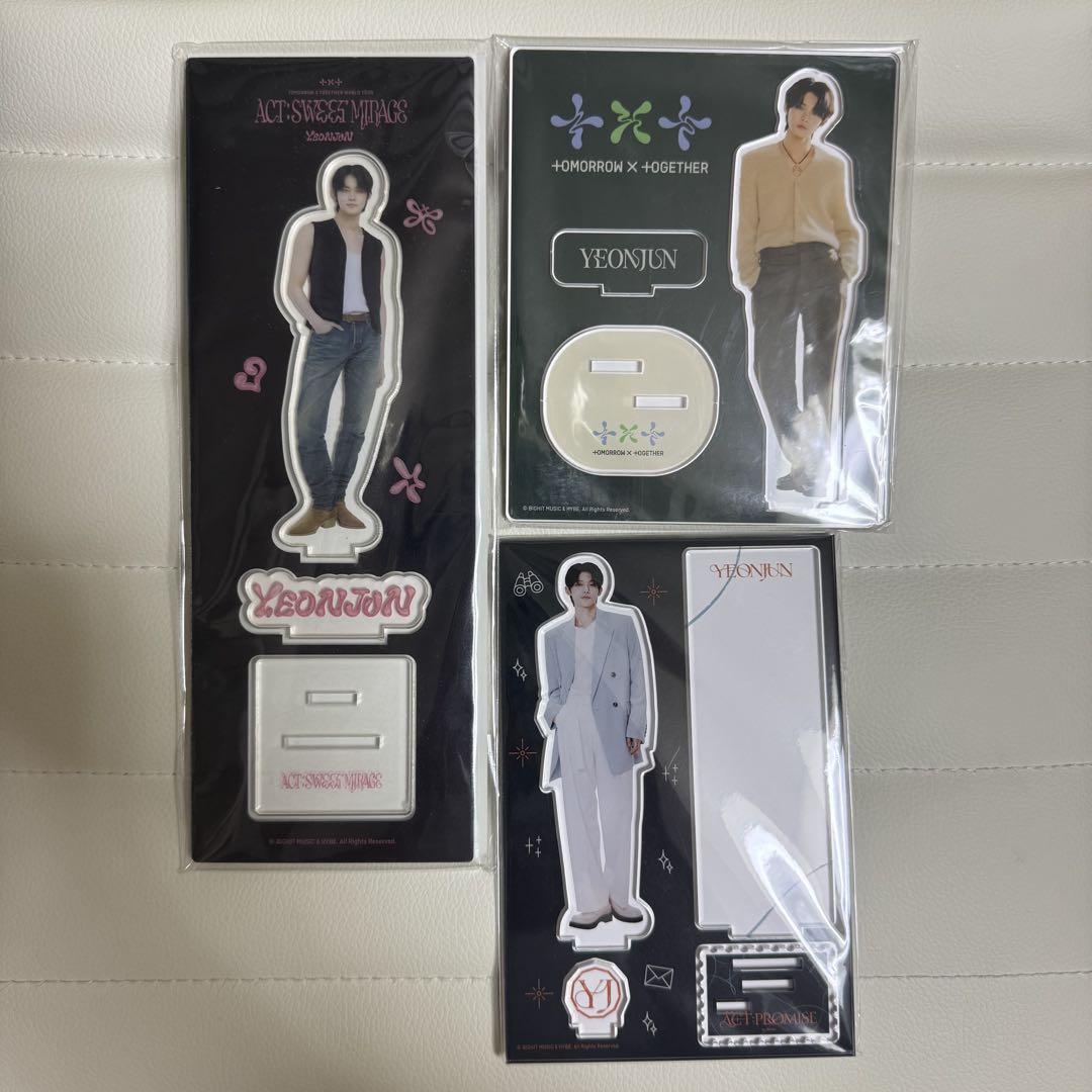 【TXT】ヨンジュン　アクスタ　うちわ　4点セット＊OE TXT ヨンジュン アクスタ 3点セット - メルカリ