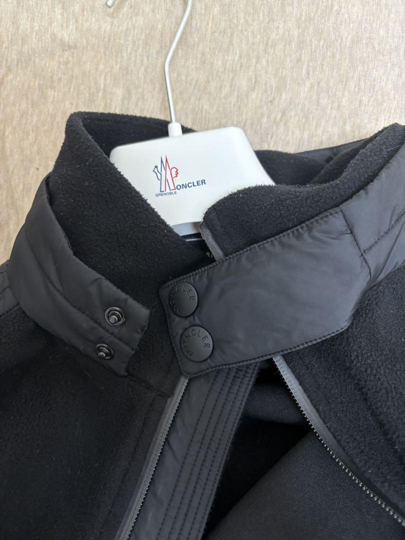Moncler フリースジップアップ今月まで