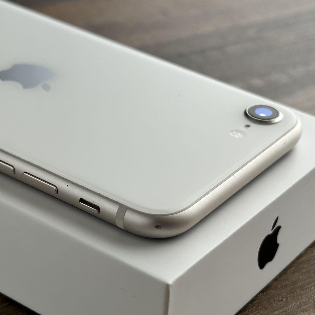 iPhoneSE 第3世代 本体 Starlight 128GB SIMフリー