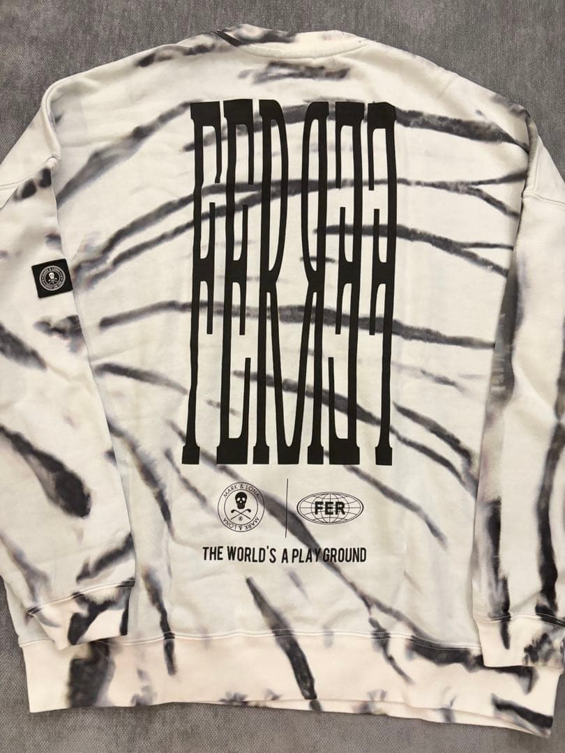 新品未使用 MARK&LONA クルーネック スウェット トレーナー 新品未使用 MARK&LONA クルーネック スウェット トレーナー