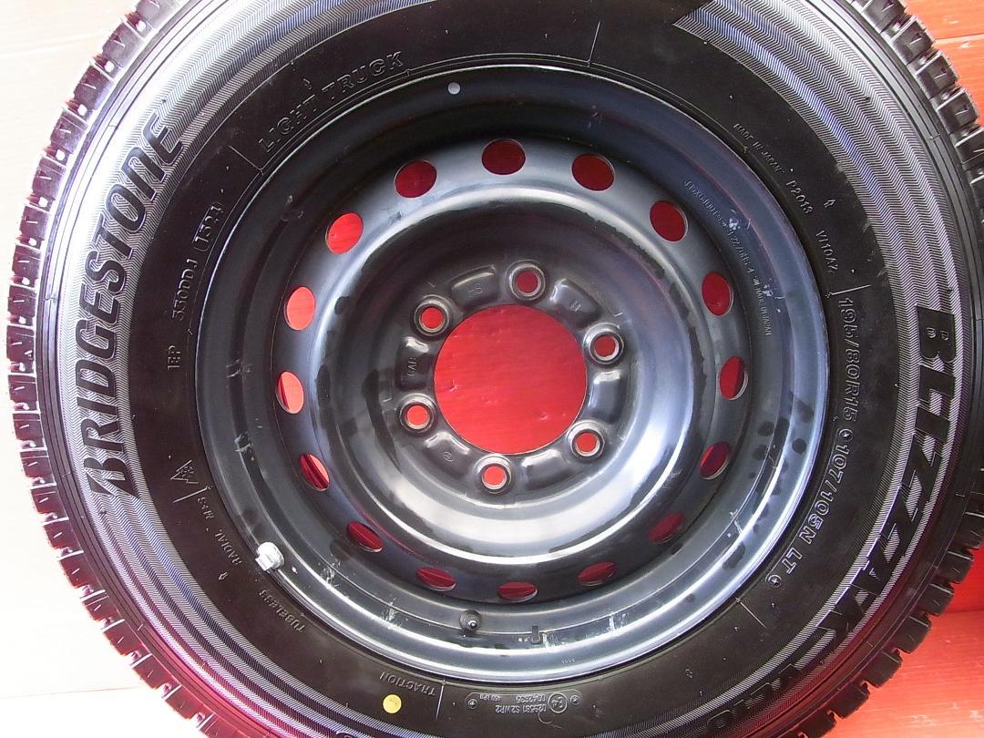 ハイエース純正スチール+ブリヂストン24年製195/80R15スタッドレス！