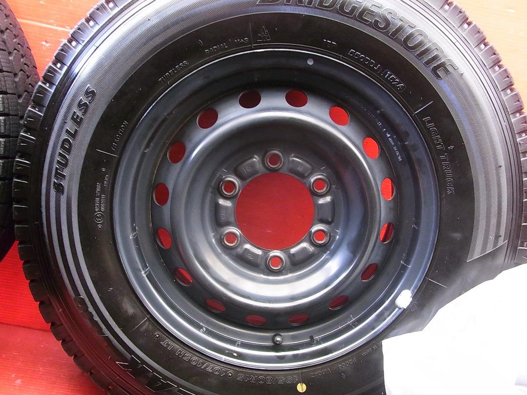 ハイエース純正スチール+ブリヂストン24年製195/80R15スタッドレス！